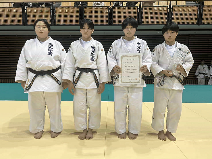 女子団体　優勝チーム